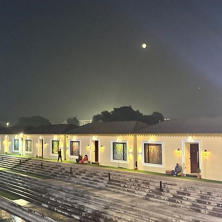 Ayodhya Haat Luxury Cottages Luaran gambar