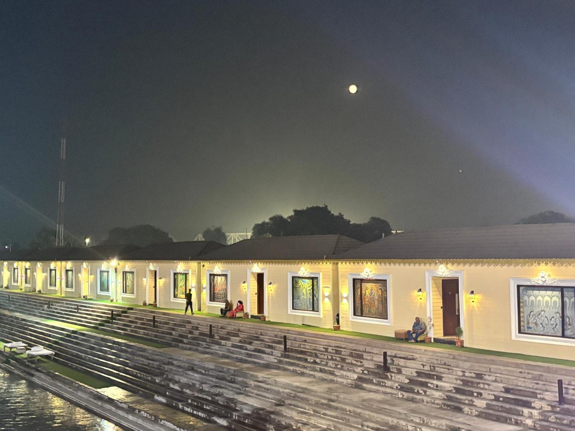 Ayodhya Haat Luxury Cottages Luaran gambar